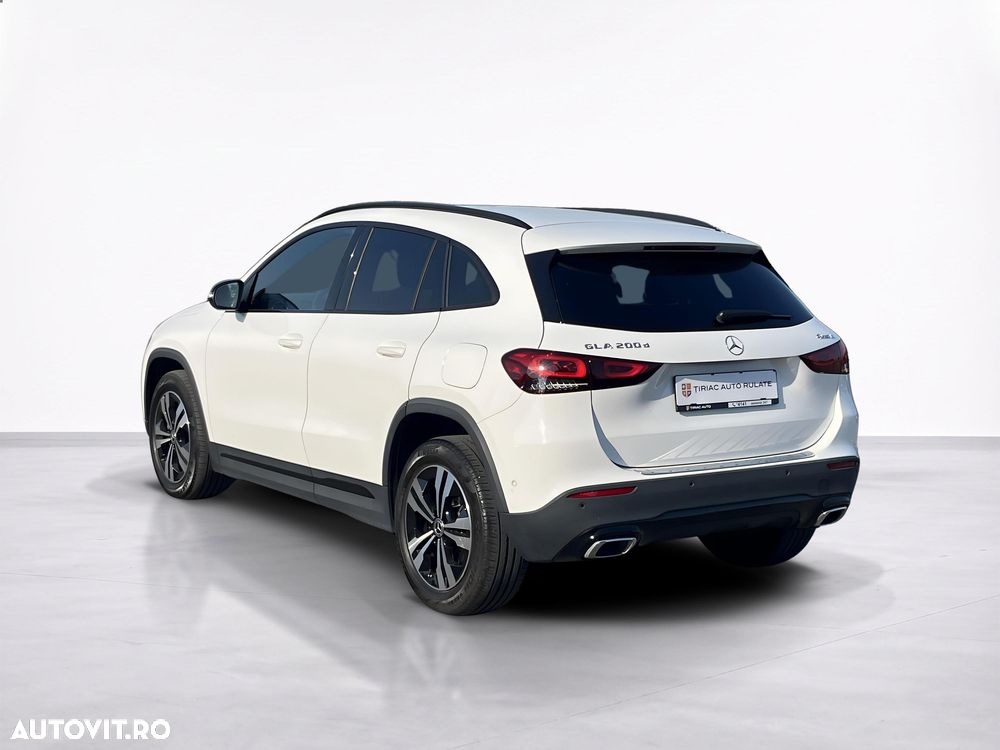 Mercedes-Benz GLA 200 d 4MATIC 8G-DCT Progressive - 4