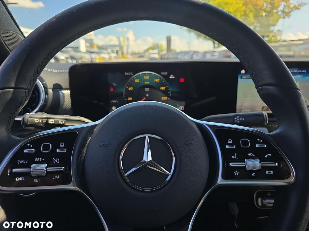 Mercedes-Benz CLA 200 d Progressive 8G-DCT - 17