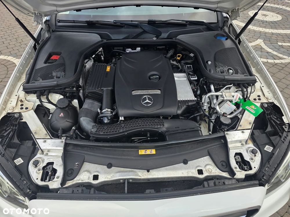 Mercedes-Benz Klasa E 300 9G-TRONIC - 37