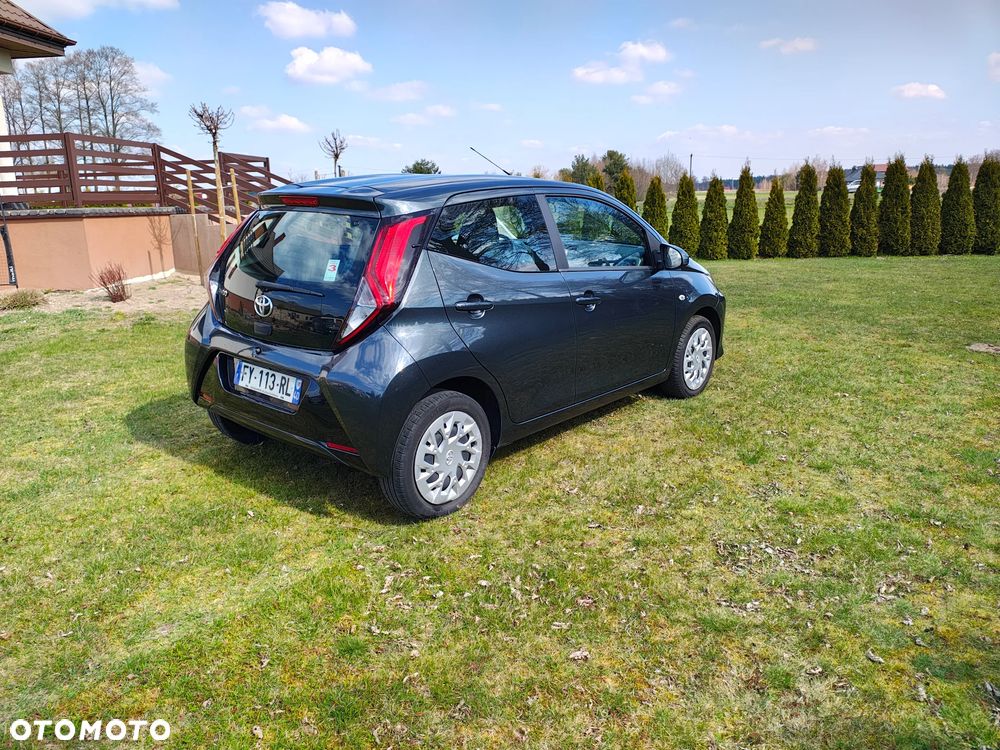 Toyota Aygo x-business - 3