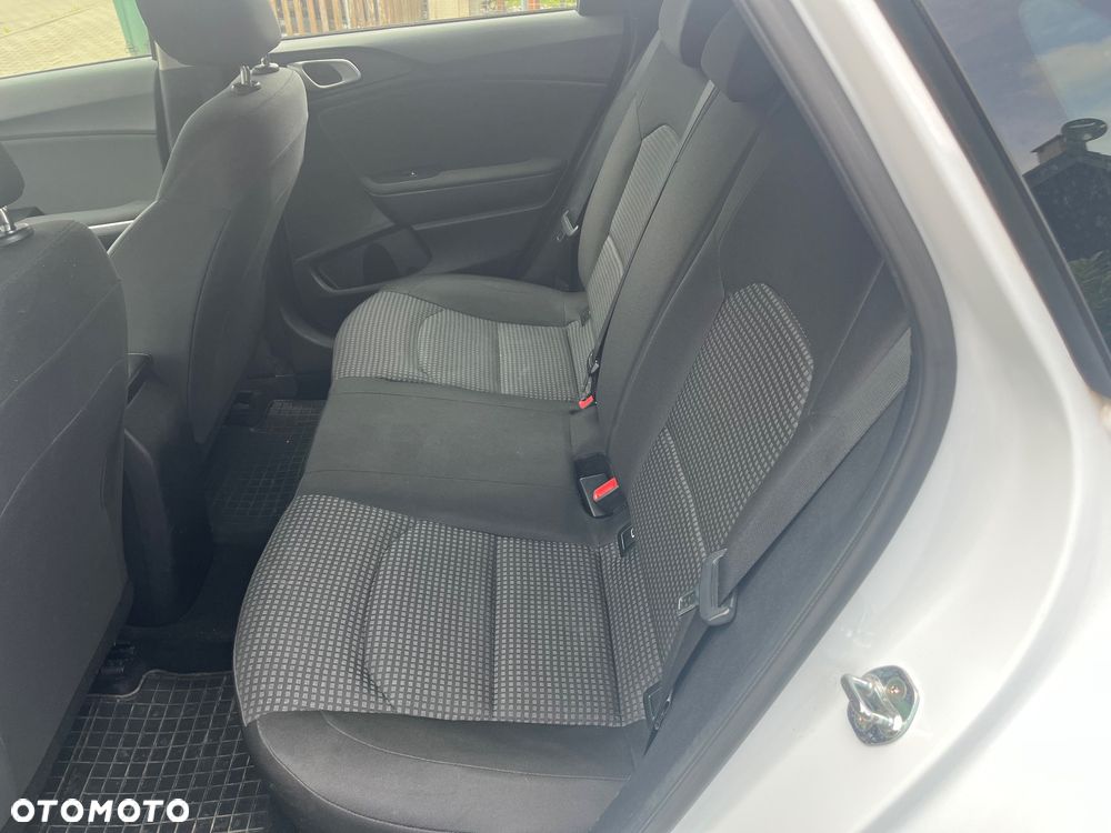 Kia Ceed 1.0 T-GDI M - 10