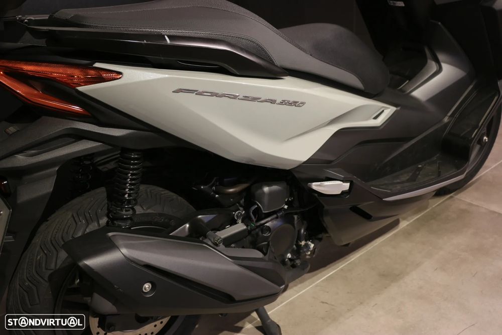 Honda Forza - 2