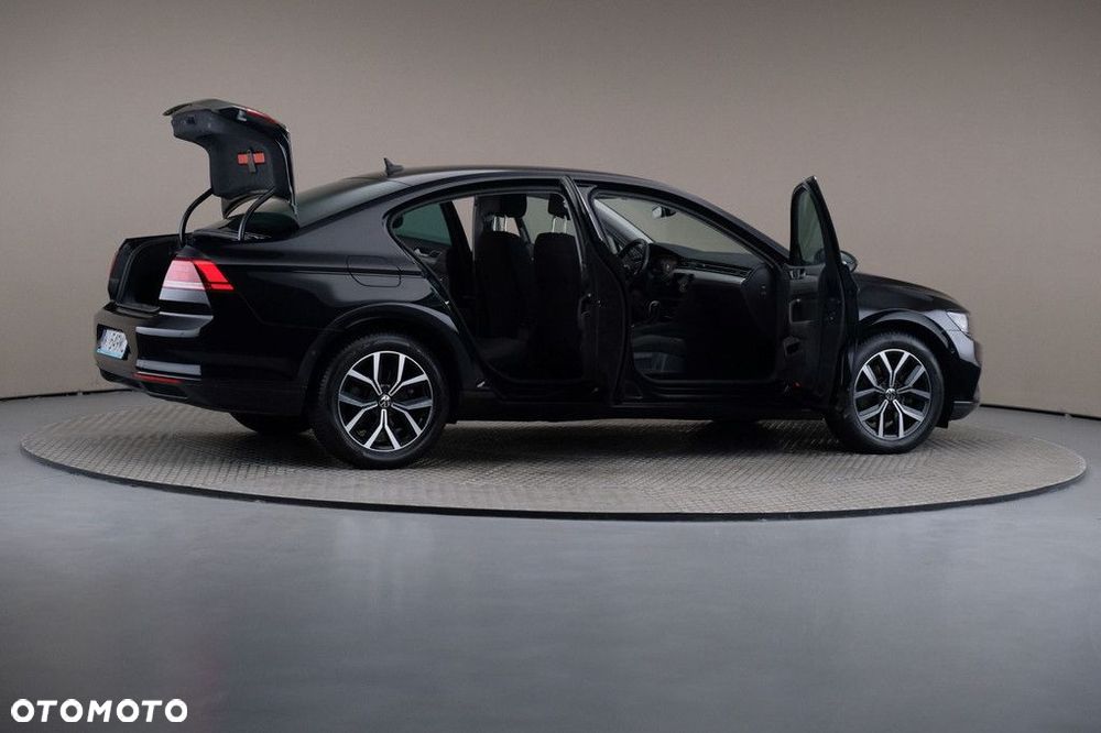 Volkswagen Passat - 6