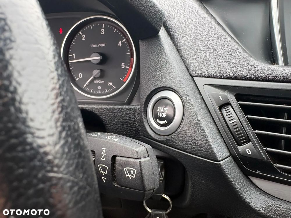 BMW X1 sDrive18d Sport Line - 15