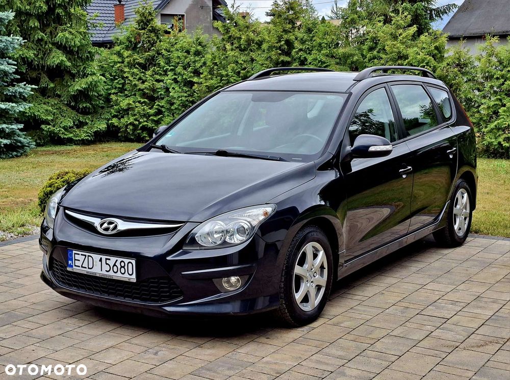 Hyundai i30 i30cw 1.6 CRDi FIFA WM Edition - 21