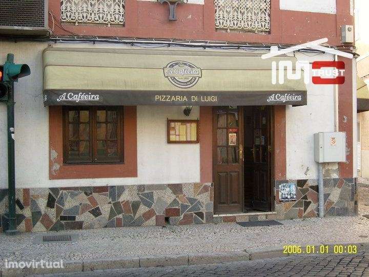 Prédio Habitacional Rés-do-Chão e 1º andar no Centro do Montijo - P... - Grande imagem: 4/28