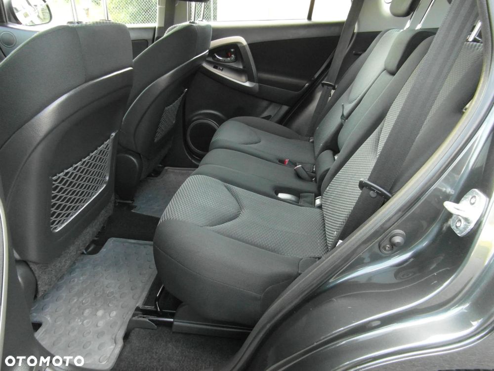 Toyota RAV4 2.0 VVT-i Sol - 33