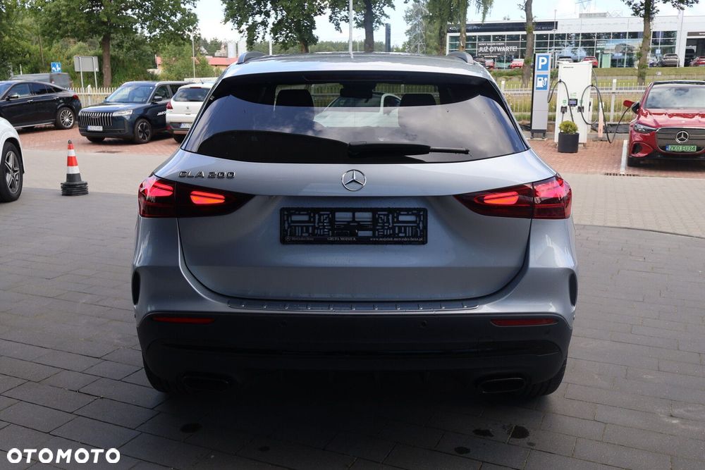 Mercedes-Benz GLA - 7