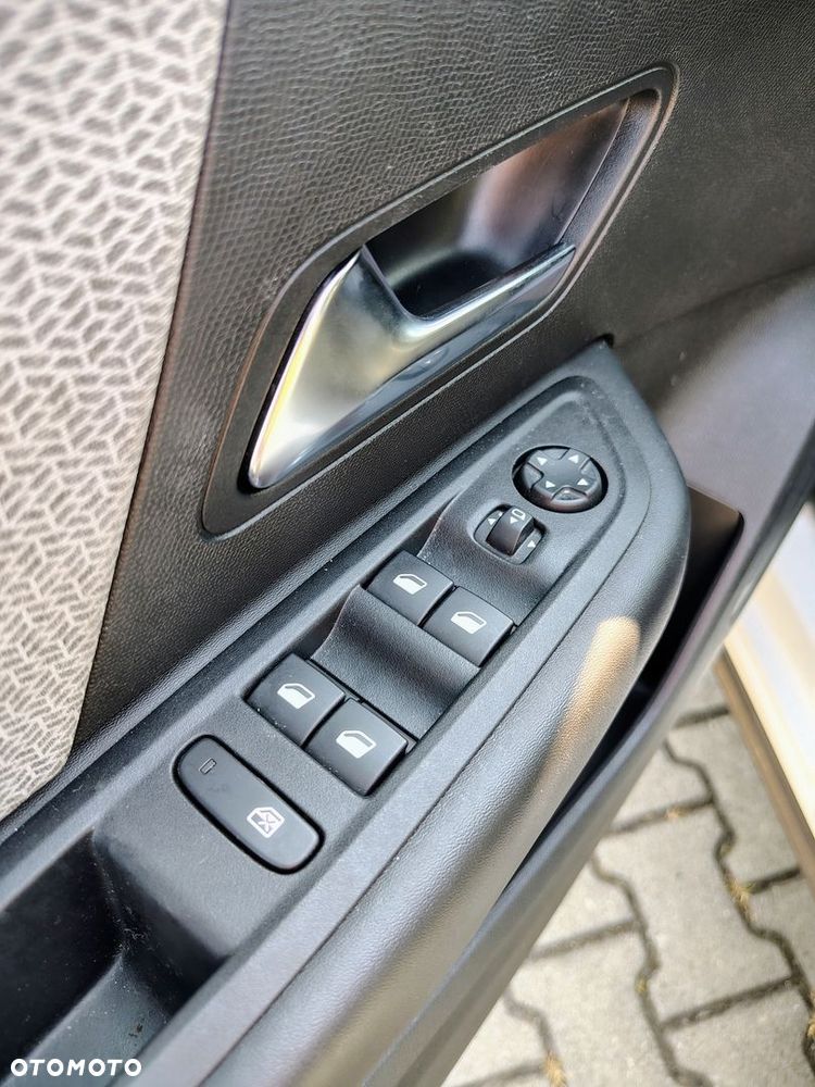 Citroën C4 EV136 50kWh Shine - 14