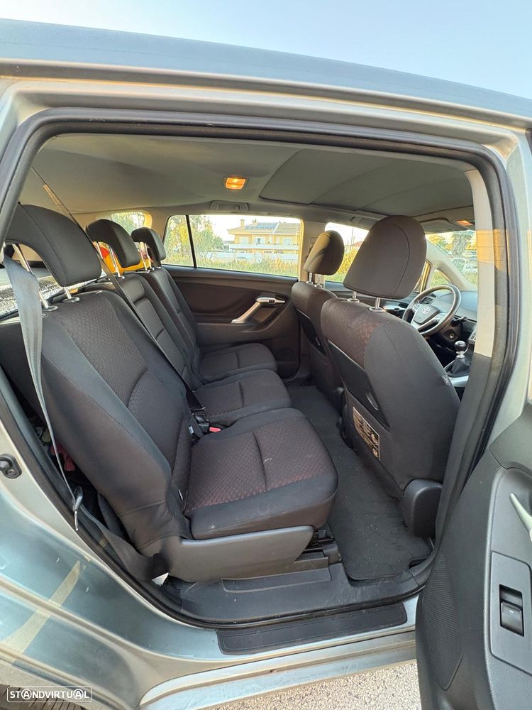 Toyota Verso 2.0 D-4D Energy - 11