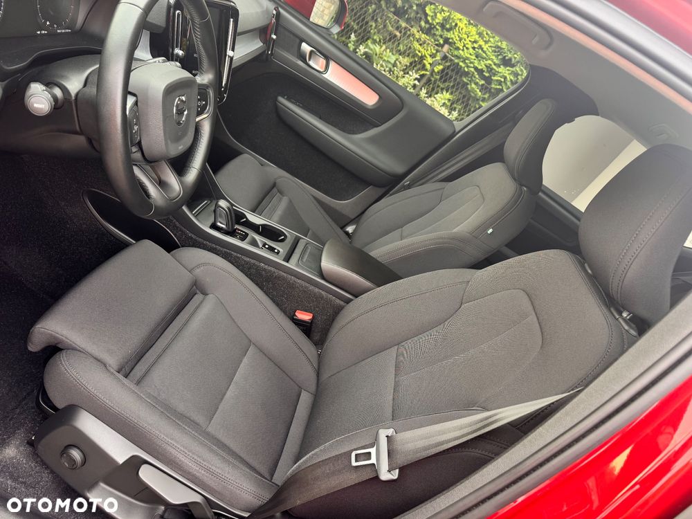 Volvo XC 40 T3 Geartronic Momentum Pro - 40