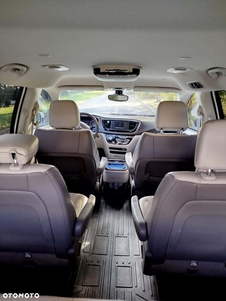 Chrysler Pacifica - 9