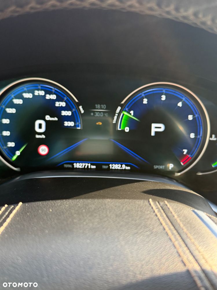BMW Seria 7 750i xDrive - 17