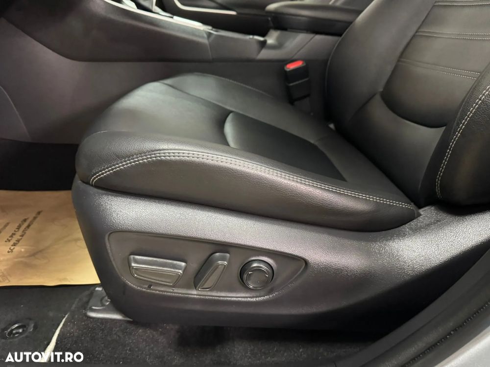 Toyota RAV4 2.5 4x4 Hybrid Lounge - 15