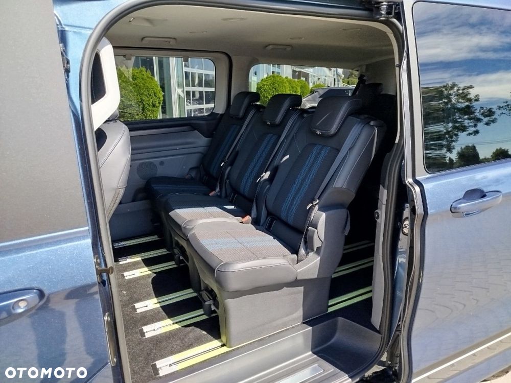 Ford Tourneo Custom - 13