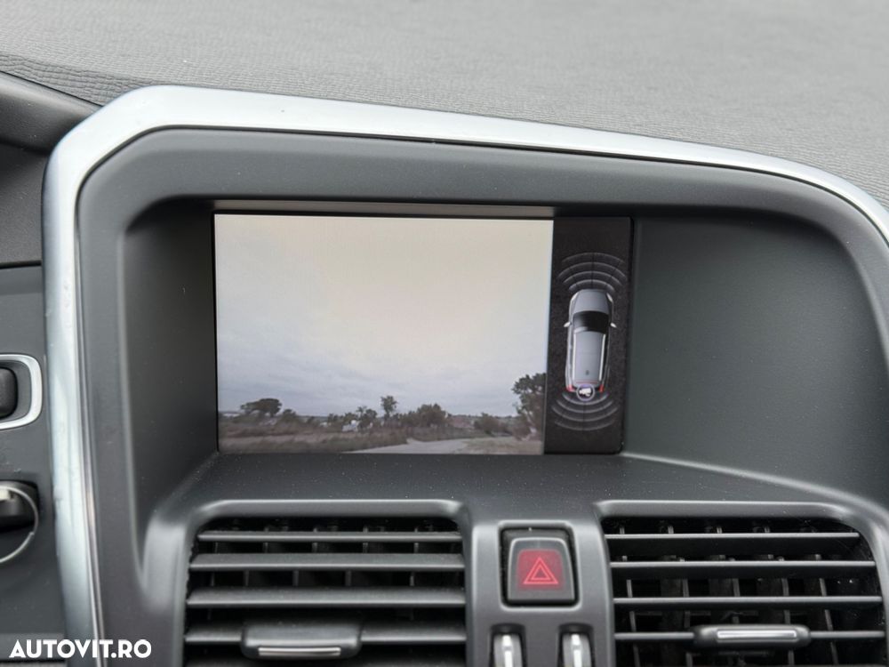 Volvo XC 60 D4AWD Start-Stop R-Design - 14