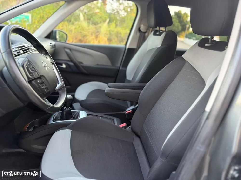 Citroën C4 Grand Picasso 1.6 BlueHDi Intensive — fotografia 14