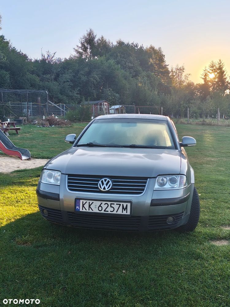 Volkswagen Passat 1.9 TDI Basis Tiptr - 1