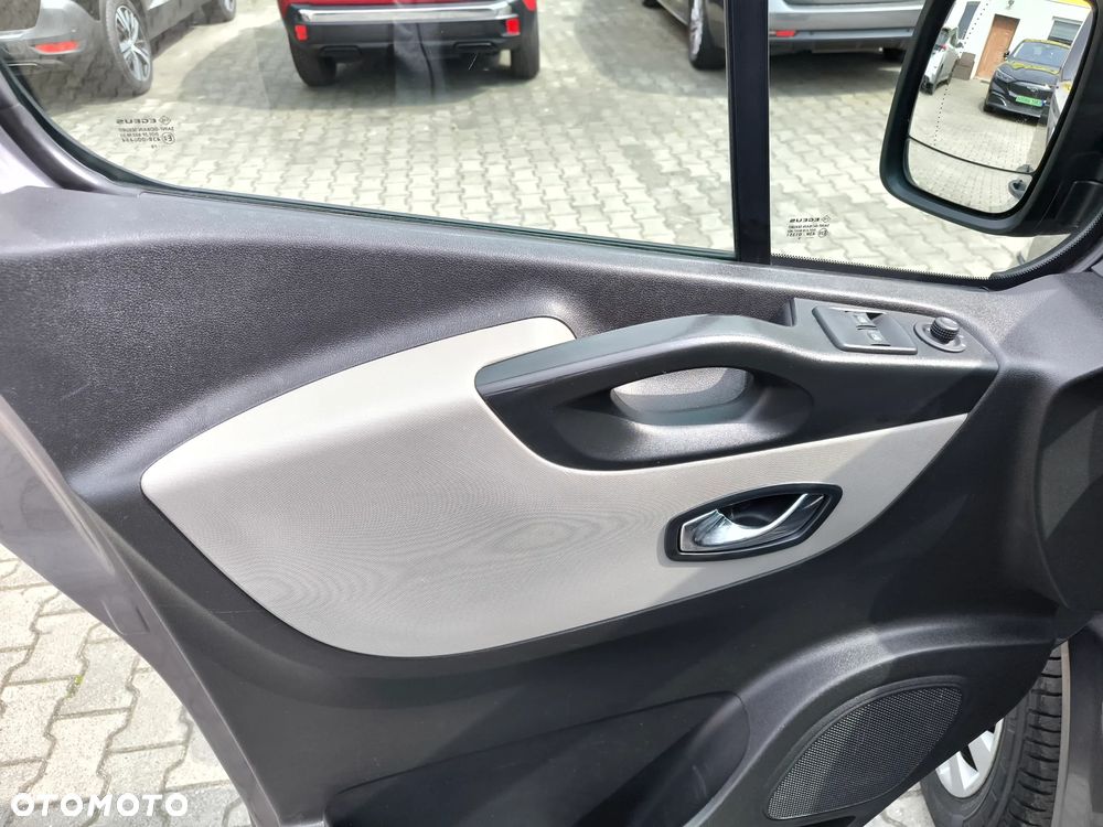 Renault Trafic - 16