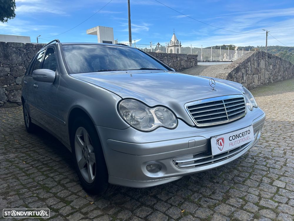 Mercedes-Benz C 220 2005 photo 4