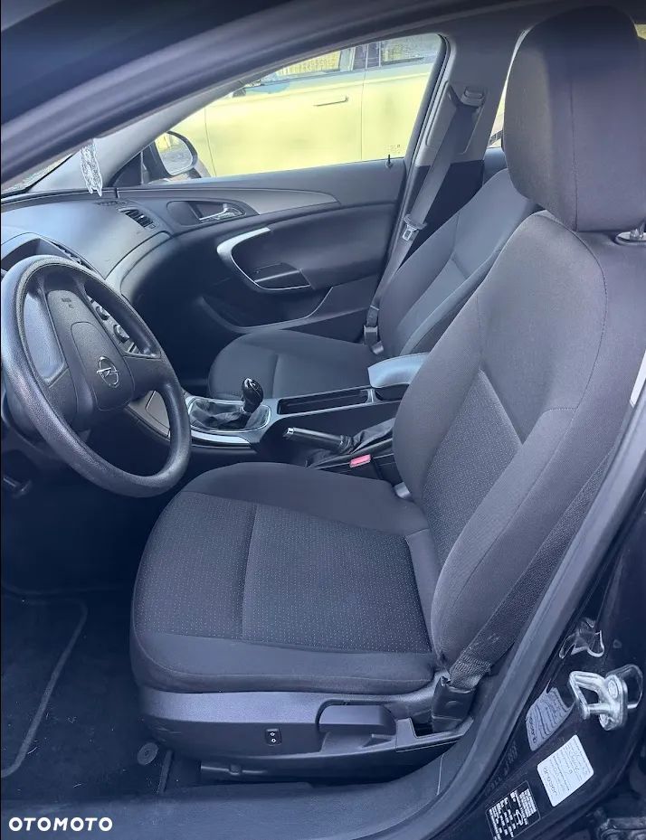 Opel Insignia 1.6 - 10