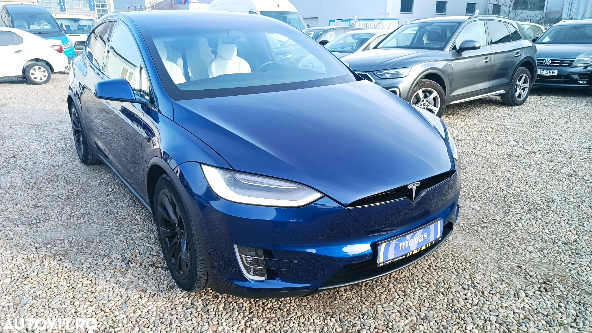 Tesla Model X - 6