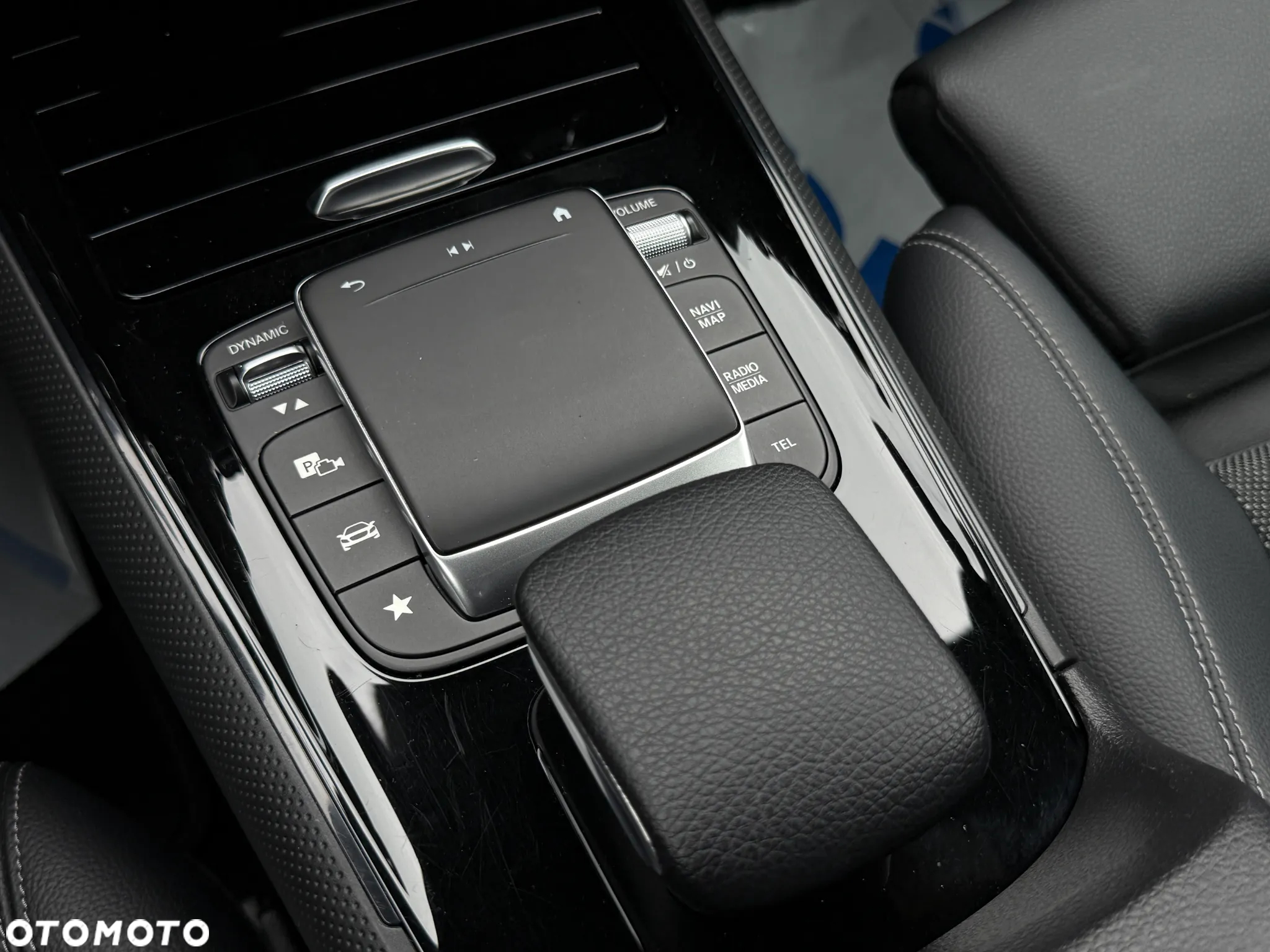 Mercedes-Benz GLB 200 7G-DCT - 23