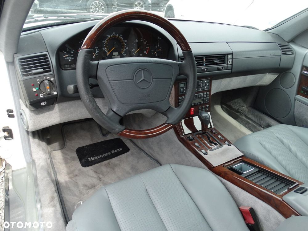 Mercedes-Benz SL - 16