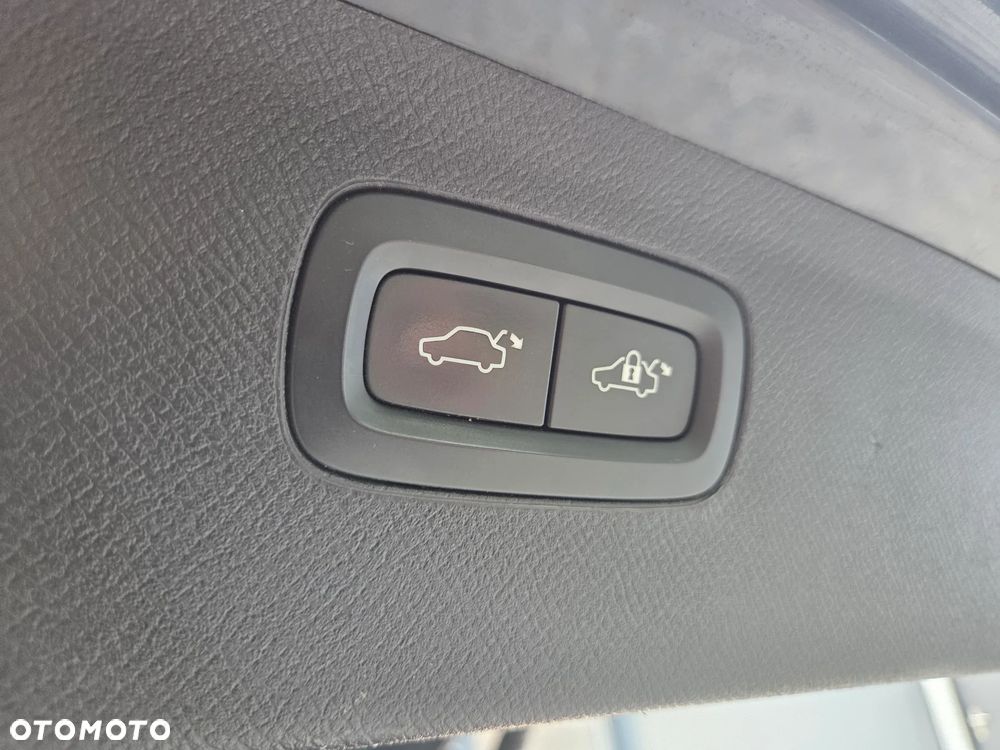 Volvo XC 90 T6 AWD Momentum 7os - 26