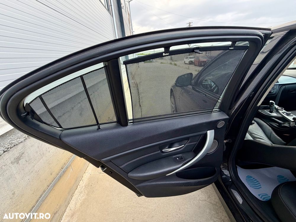 BMW Seria 3 320d DPF Aut. Edition Exclusive - 16