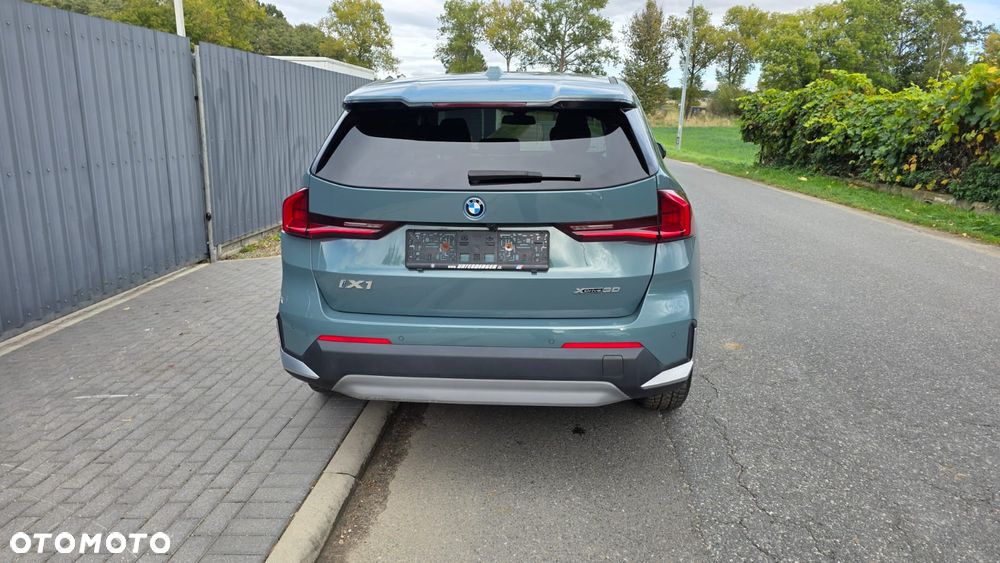 BMW iX1 xDrive30 - 17