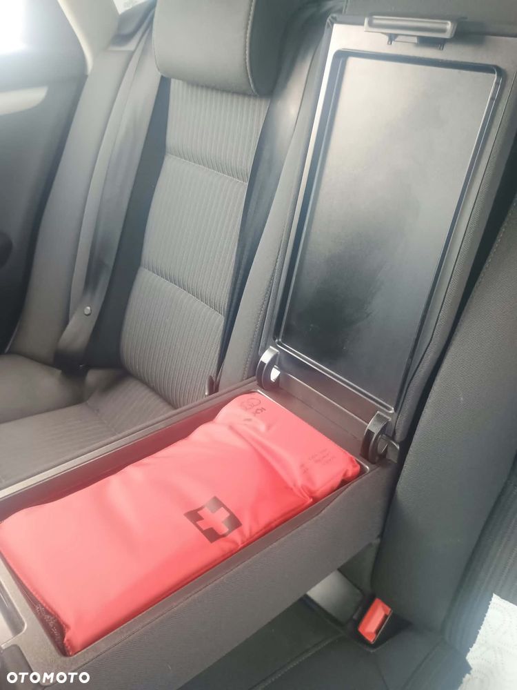 Audi A4 Limousine - 10