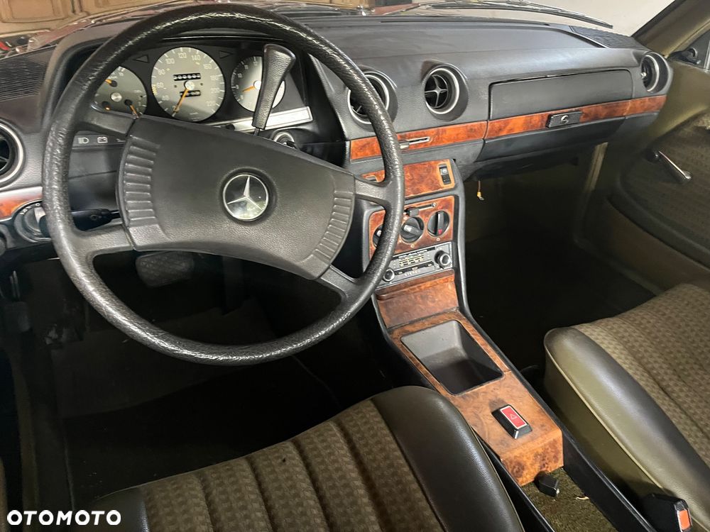 Mercedes-Benz W123 - 25