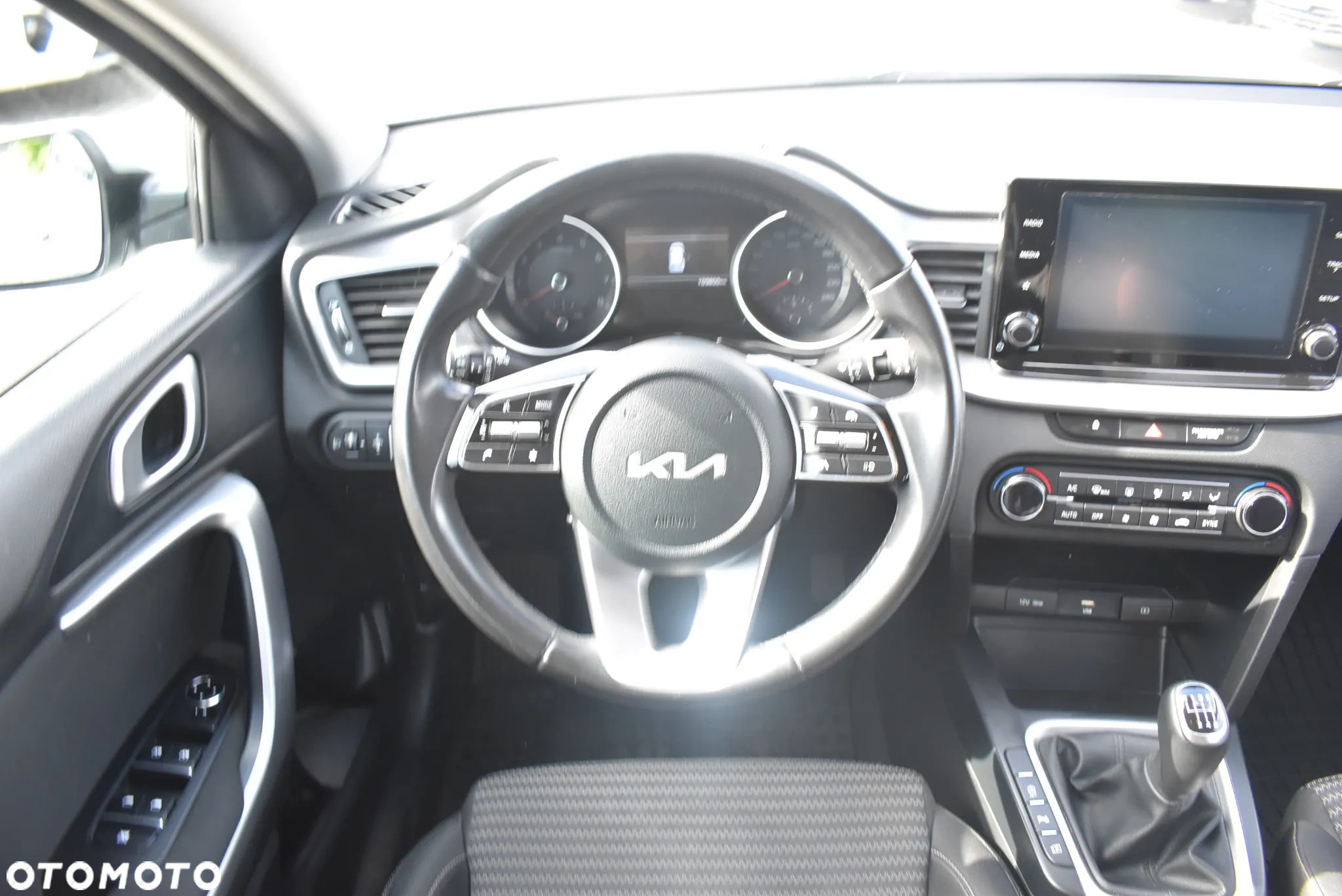 Kia Ceed 1.5 T-GDI M - 16
