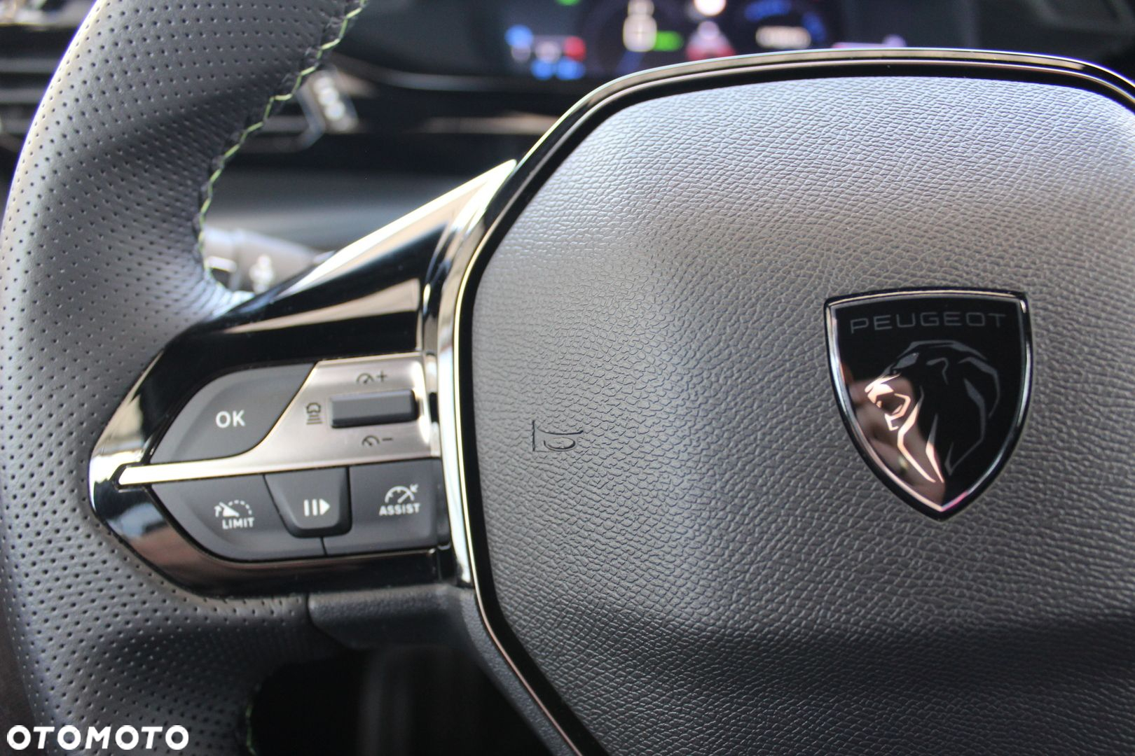 Peugeot 408 - 31