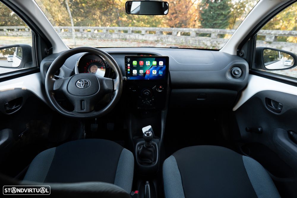 Toyota Aygo x-play Eco - 8