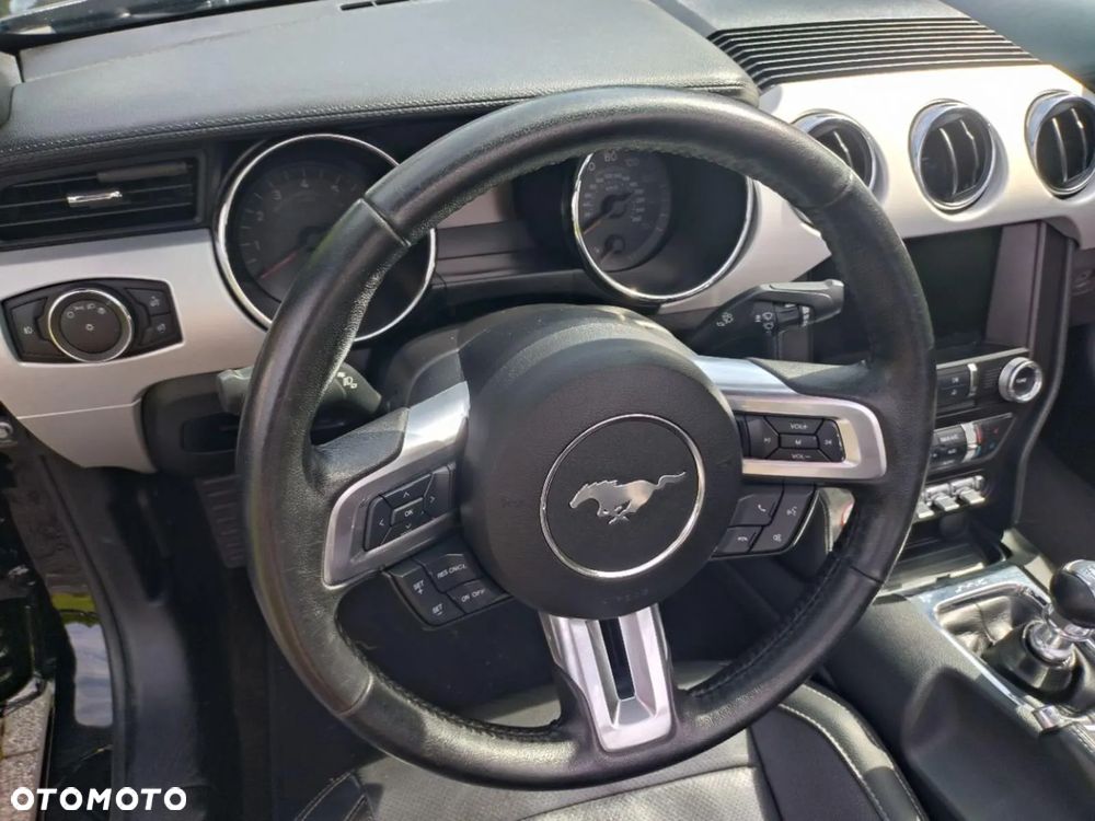 Ford Mustang 5.0 V8 GT - 32