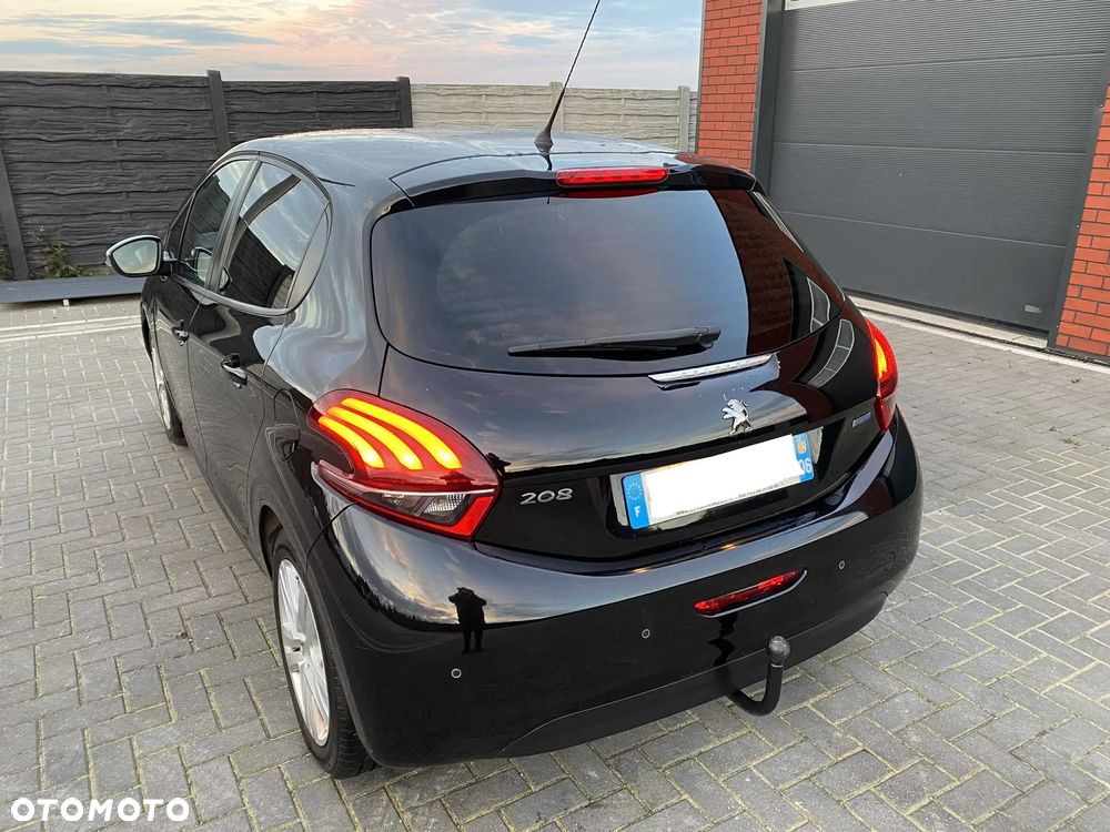 Peugeot 208 1.6 BlueHDi Allure S&S - 24
