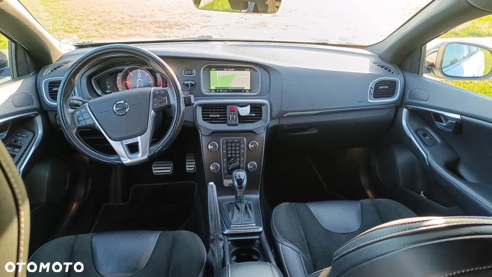 Volvo V40 D4 Geartronic RDesign - 6