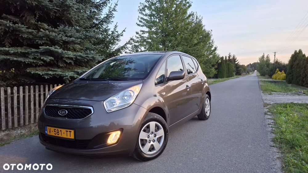 Kia Venga 1.6 L - 5