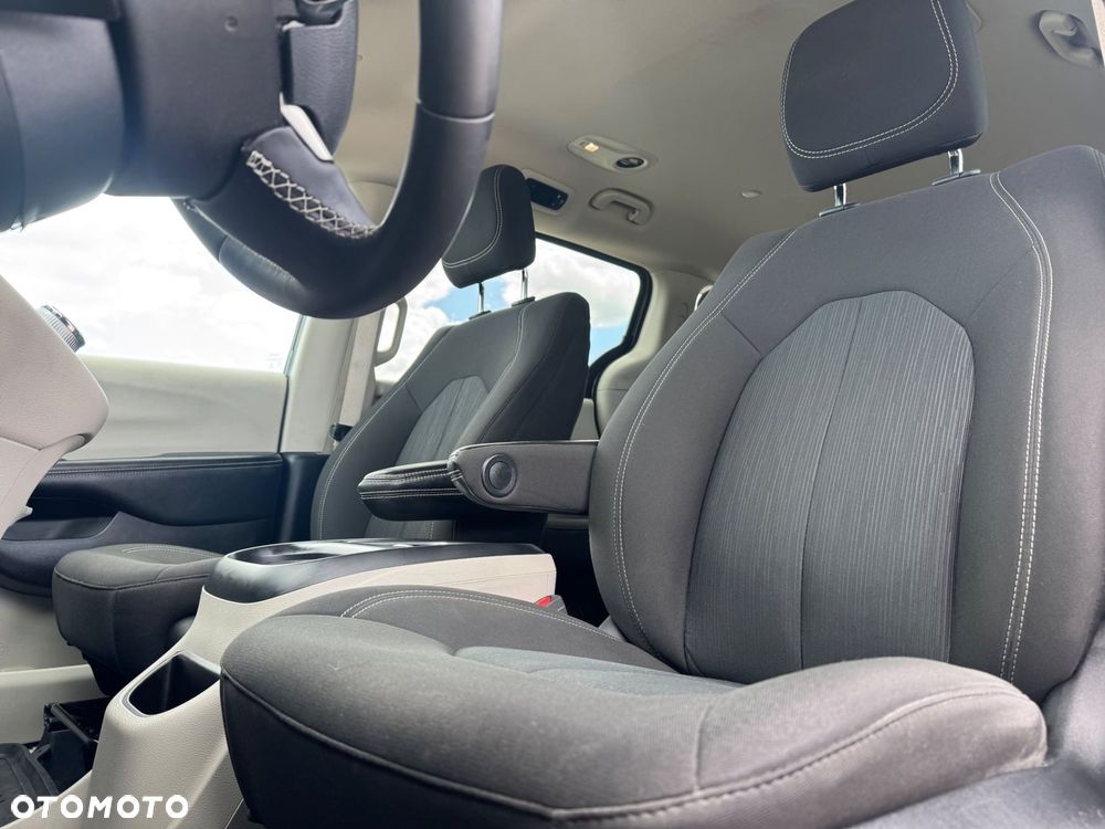 Chrysler Voyager - 18