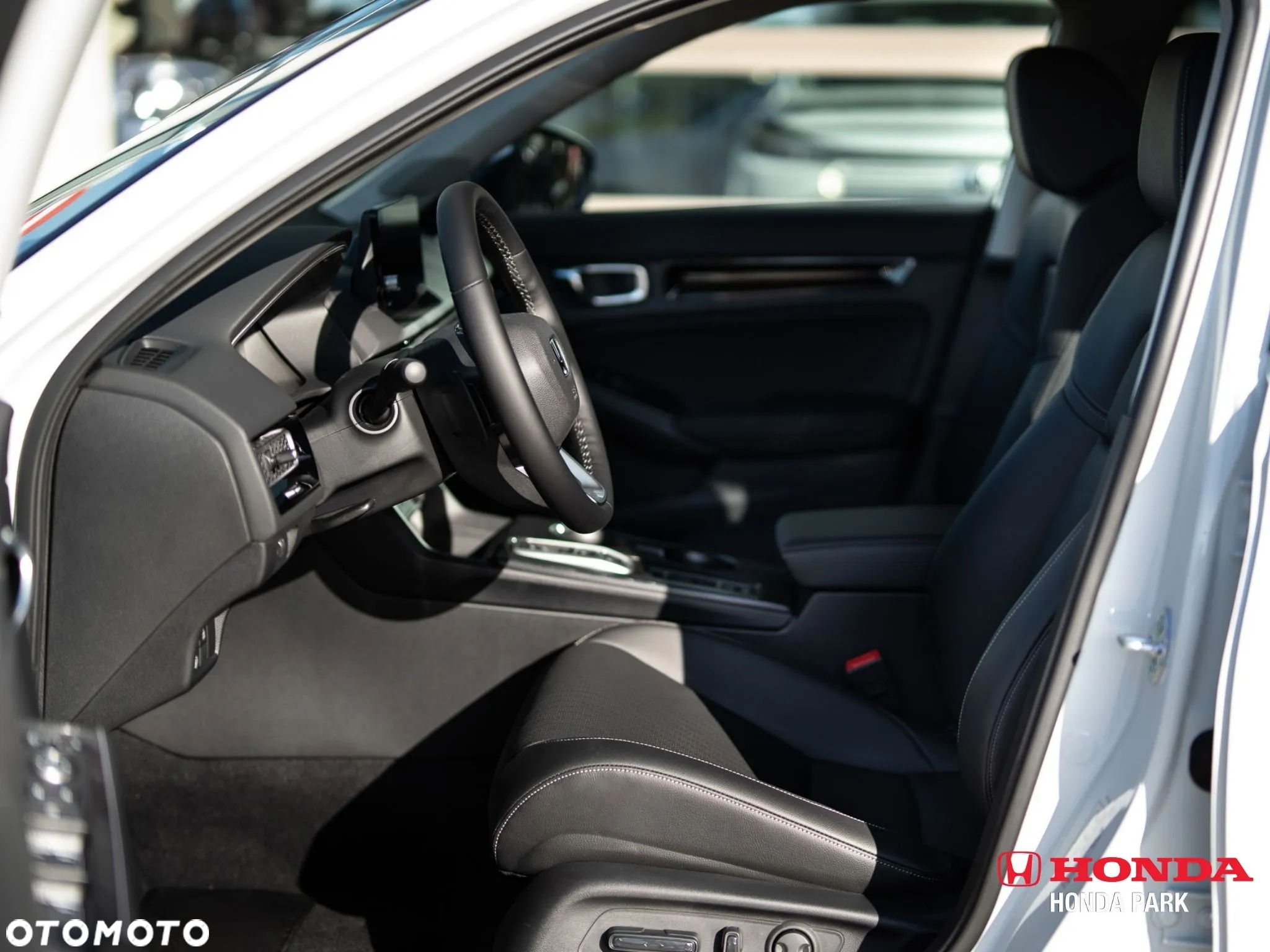 Honda Civic 2.0 i-MMD Advance BSI CVT - 12