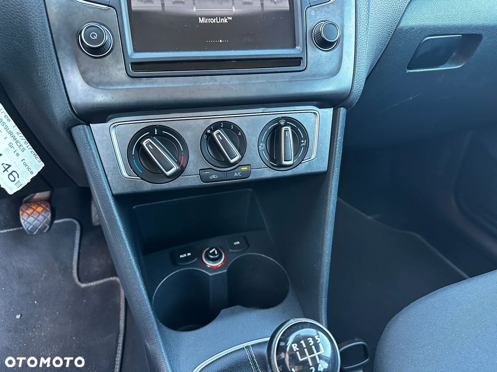 Volkswagen Polo - 13
