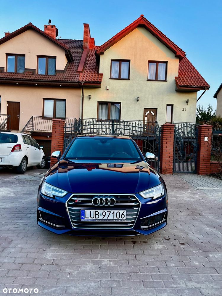 Audi S4 Limousine - 1