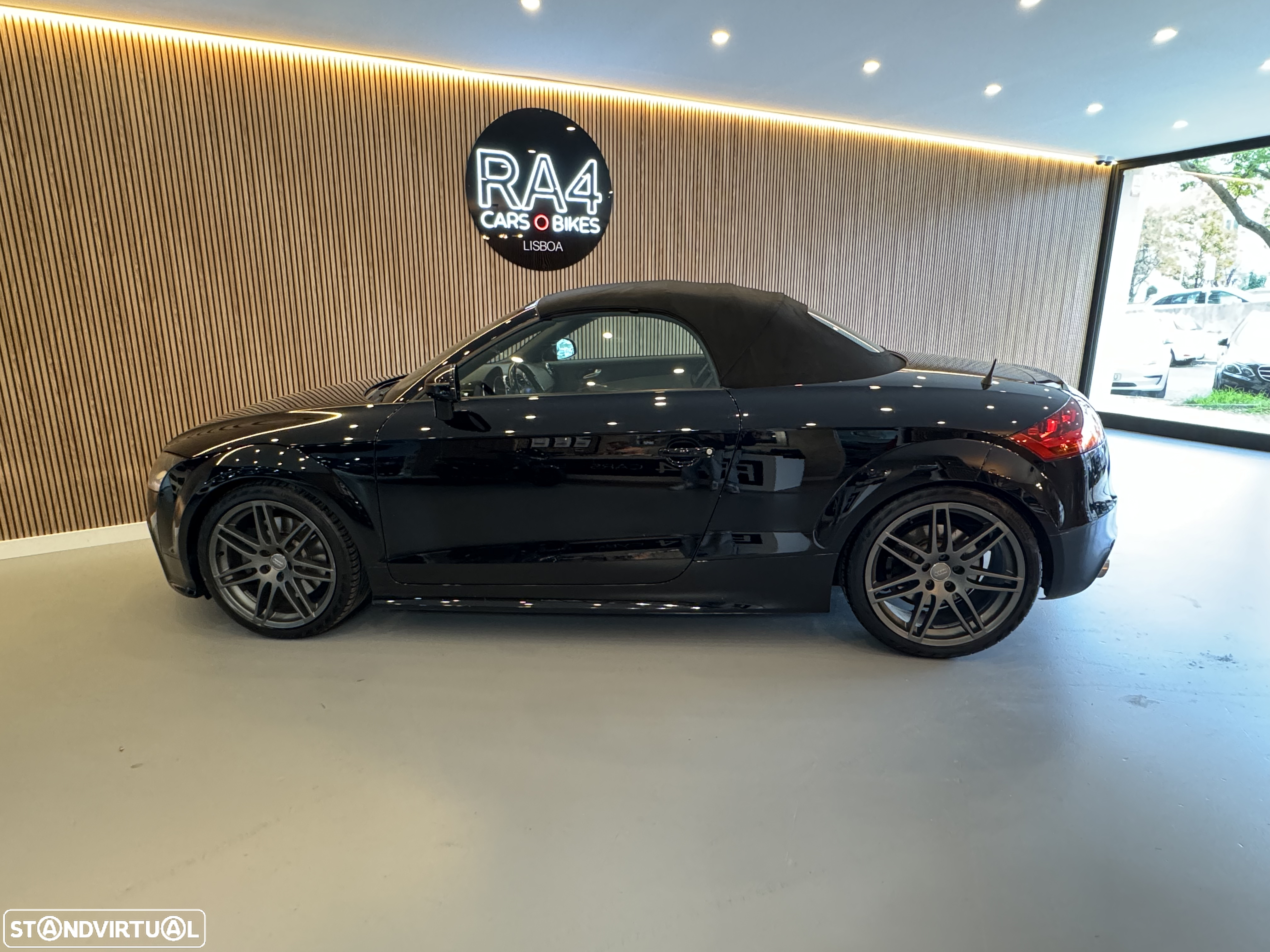 Audi TTS Roadster 2.0 TFSi quattro - 11