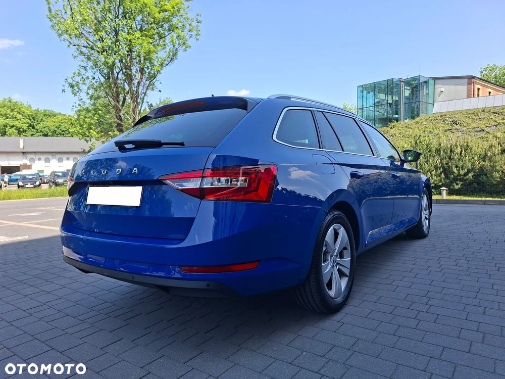 Skoda Superb 2.0 TDI Ambition DSG7 - 17