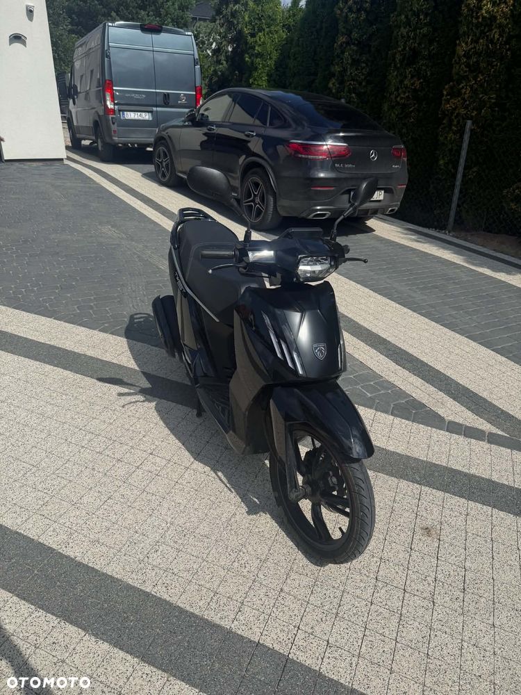 Peugeot Tweet - 1