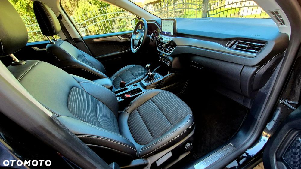 Ford Kuga 2.0 EcoBlue Hybrid TITANIUM - 22