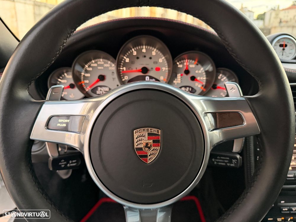 Porsche 911 (997) Carrera GTS PDK - 18