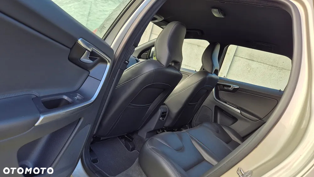 Volvo XC 60 D4 Drive-E Summum - 10